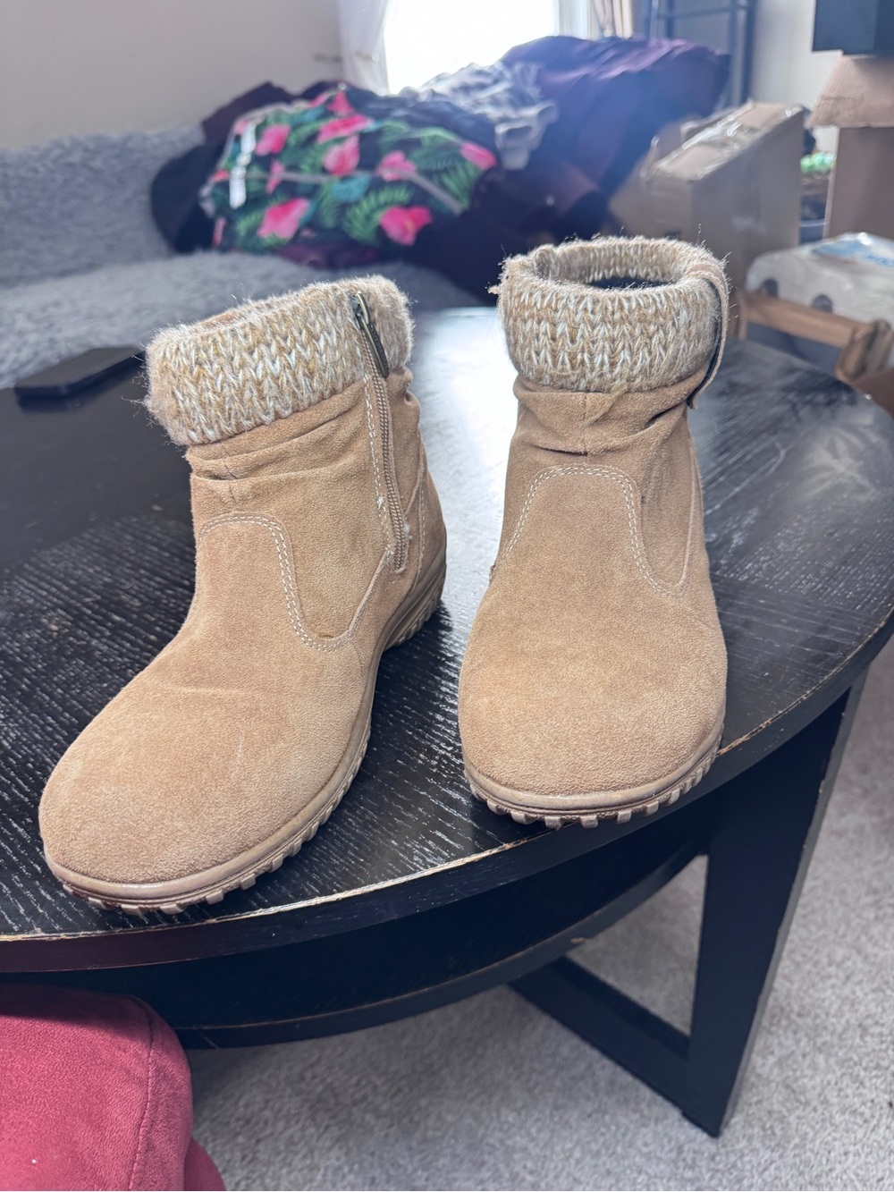 Khombu Women's Size 8 Tan Suede Ankle Boots